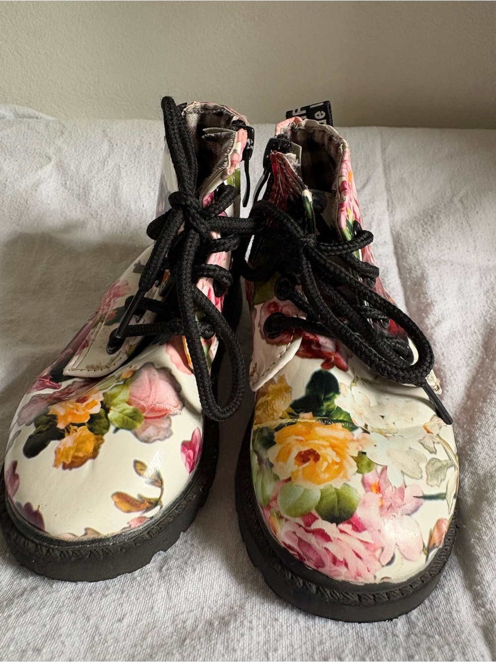 Girls Floral Lace-Up Boots in White with Pink & Yellow Roses